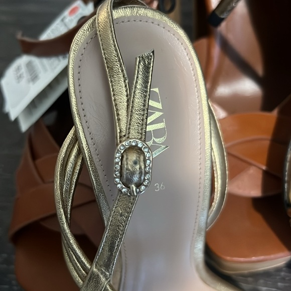 Gold Heels - Picture 3 of 3